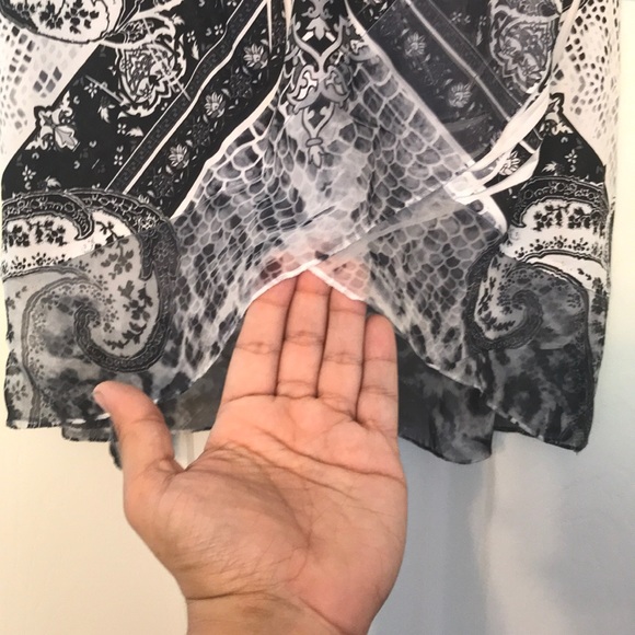 NWT Black and White Patterned Blouse by Apt 9 - Picture 4 of 6